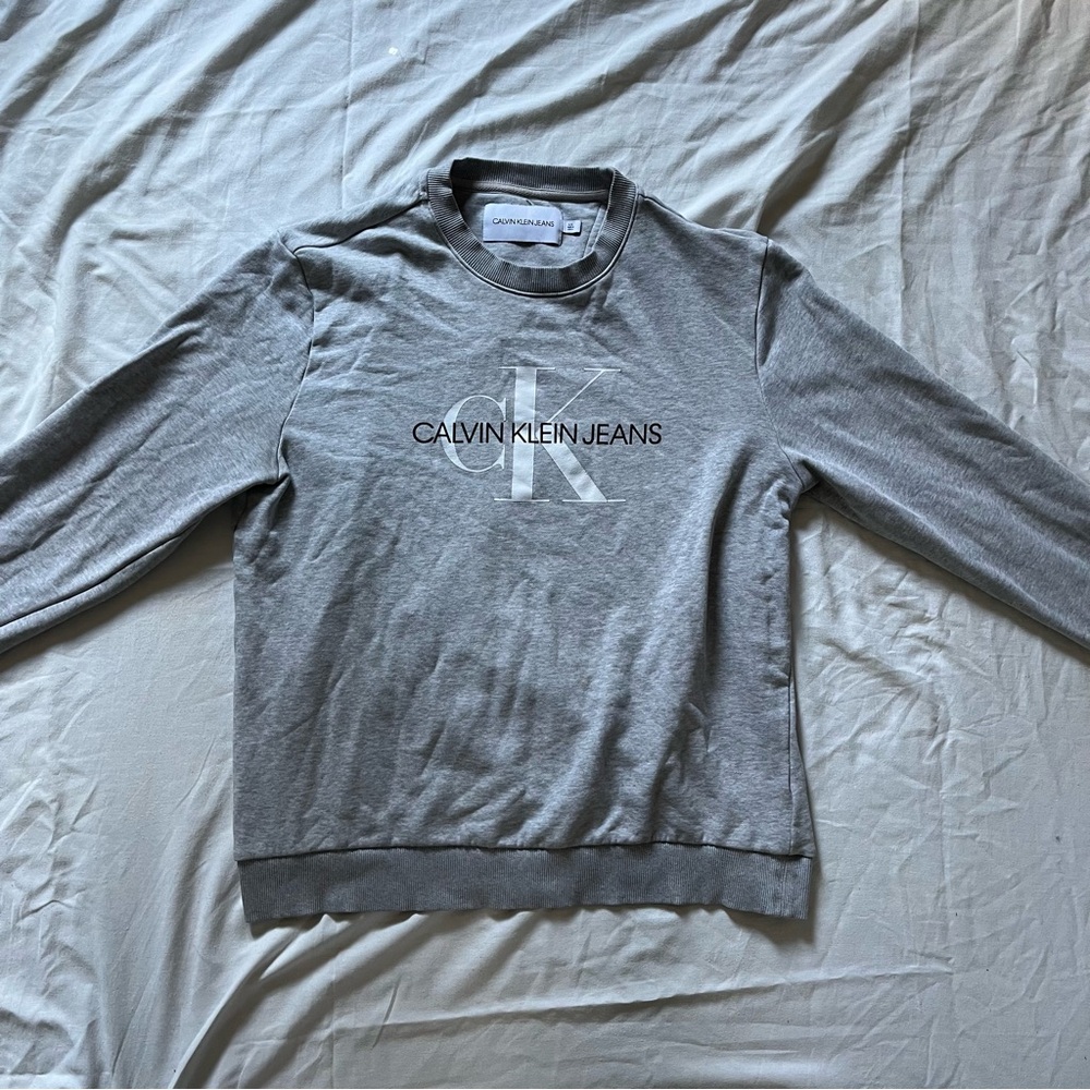 Calvin Klein Gray Crewneck Sweater
